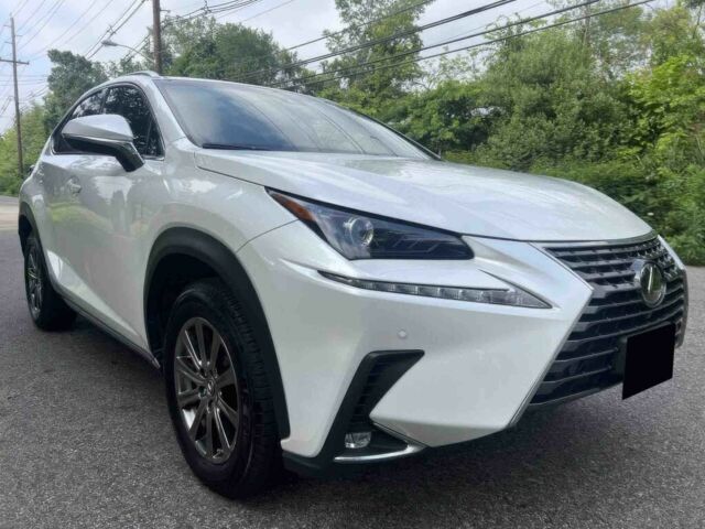 Білий Лексус НХ, об'ємом двигуна 2 л та пробігом 39 тис. км за 17200 $, фото 1 на Automoto.ua