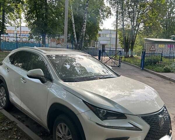 Белый Лексус НХ, объемом двигателя 2 л и пробегом 42 тыс. км за 20500 $, фото 1 на Automoto.ua