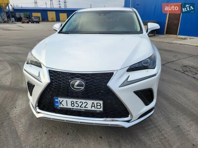 Белый Лексус НХ, объемом двигателя 2 л и пробегом 60 тыс. км за 28900 $, фото 1 на Automoto.ua