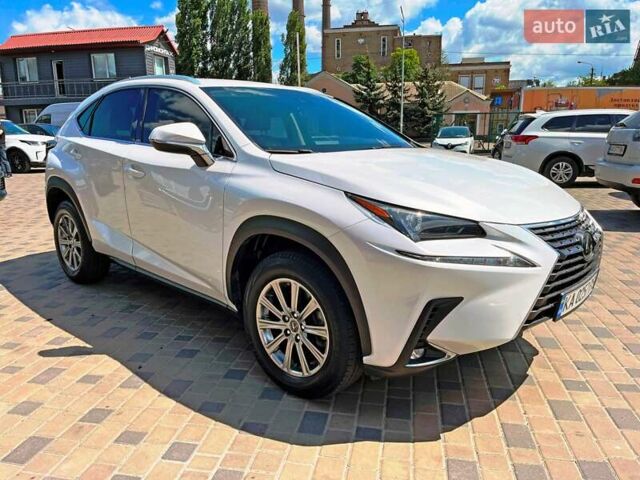 Білий Лексус НХ, об'ємом двигуна 2 л та пробігом 73 тис. км за 27000 $, фото 1 на Automoto.ua