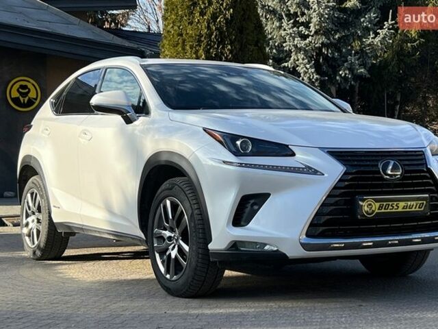 Білий Лексус НХ, об'ємом двигуна 2.49 л та пробігом 51 тис. км за 40900 $, фото 1 на Automoto.ua