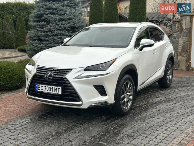 Білий Лексус НХ, об'ємом двигуна 2.5 л та пробігом 58 тис. км за 38900 $, фото 1 на Automoto.ua