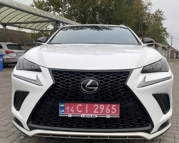 Білий Лексус НХ, об'ємом двигуна 2 л та пробігом 90 тис. км за 29500 $, фото 1 на Automoto.ua