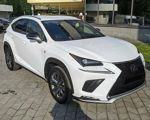 Белый Лексус НХ, объемом двигателя 2 л и пробегом 53 тыс. км за 30000 $, фото 1 на Automoto.ua