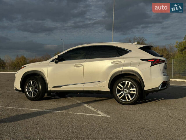 Лексус НХ 2021 у Дніпро (Дніпропетровську) на Automoto.ua Білий Лексус НХ, об'ємом двигуна 2.49 л та пробігом 21 тис. км за 40000 $, фото 1 на Automoto.ua