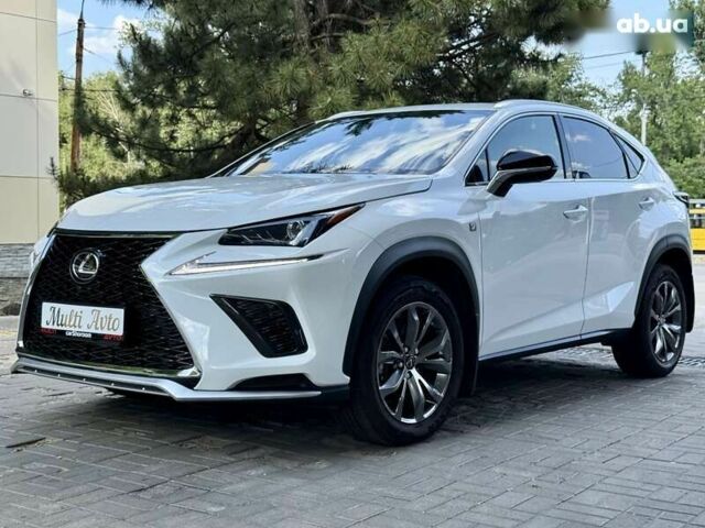 Белый Лексус НХ, объемом двигателя 2 л и пробегом 30 тыс. км за 26300 $, фото 1 на Automoto.ua
