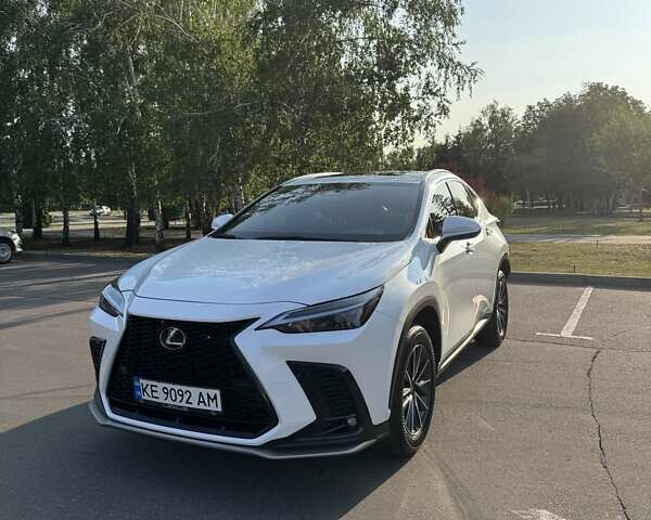 Білий Лексус НХ, об'ємом двигуна 2.49 л та пробігом 8 тис. км за 47500 $, фото 1 на Automoto.ua