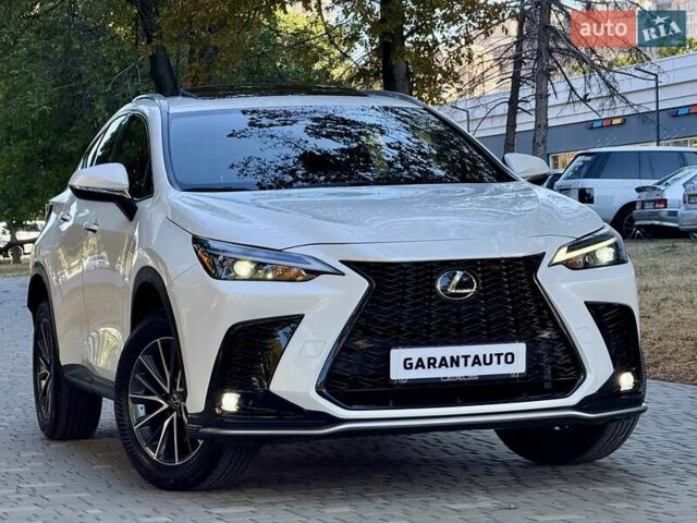 Білий Лексус НХ, об'ємом двигуна 2.49 л та пробігом 11 тис. км за 49999 $, фото 1 на Automoto.ua