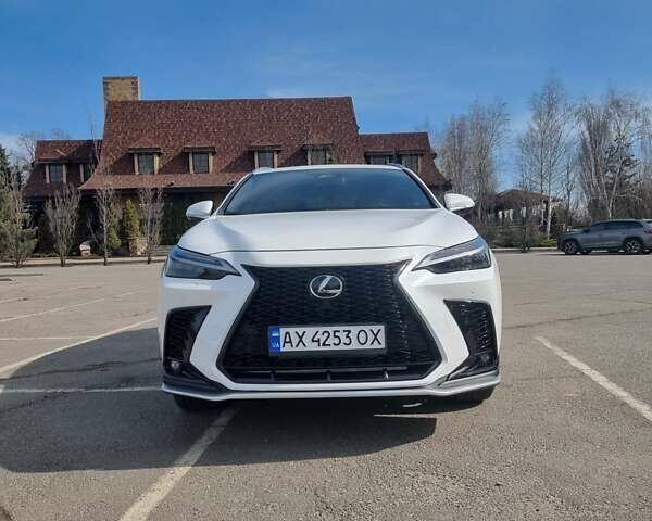 Білий Лексус НХ, об'ємом двигуна 2.49 л та пробігом 17 тис. км за 71000 $, фото 1 на Automoto.ua