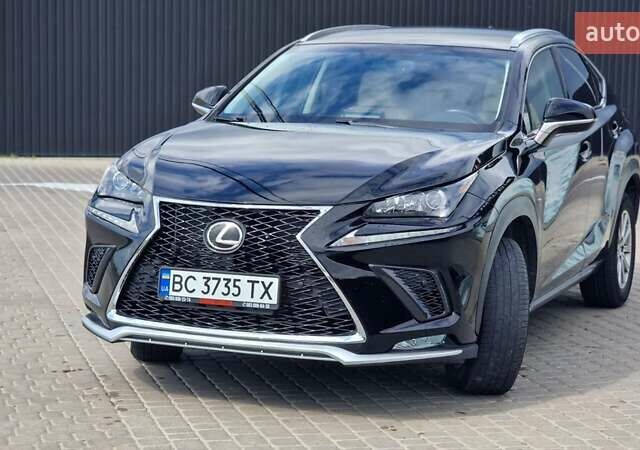 Чорний Лексус НХ, об'ємом двигуна 2 л та пробігом 107 тис. км за 21890 $, фото 1 на Automoto.ua