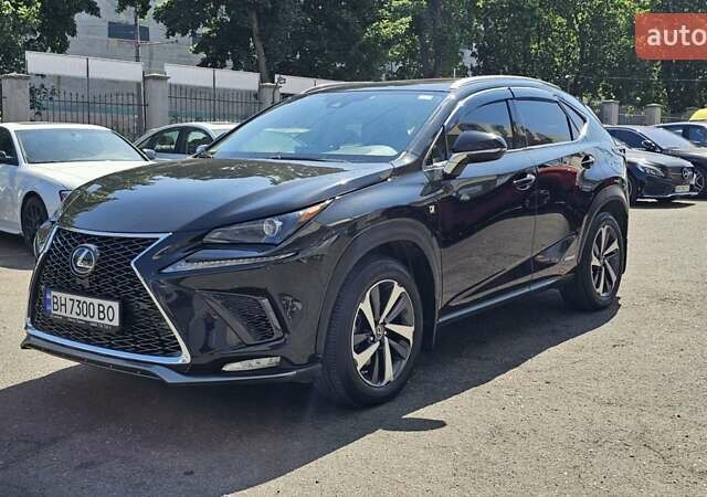 Черный Лексус НХ, объемом двигателя 2.49 л и пробегом 27 тыс. км за 34800 $, фото 1 на Automoto.ua