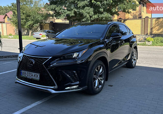 Чорний Лексус НХ, об'ємом двигуна 1.99 л та пробігом 50 тис. км за 30999 $, фото 1 на Automoto.ua