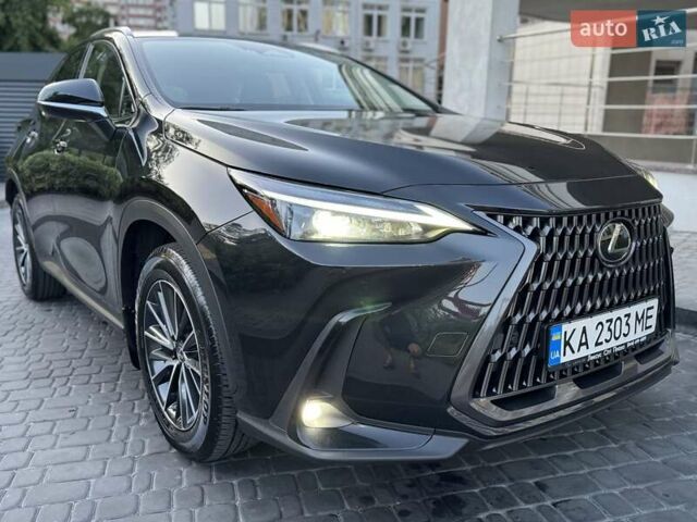 Чорний Лексус НХ, об'ємом двигуна 2.49 л та пробігом 61 тис. км за 45250 $, фото 1 на Automoto.ua