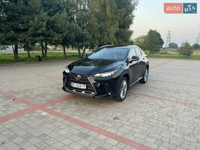 Чорний Лексус НХ, об'ємом двигуна 2.49 л та пробігом 46 тис. км за 59999 $, фото 1 на Automoto.ua