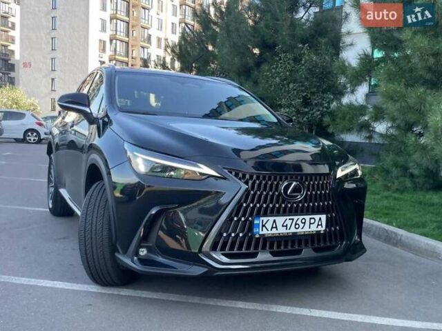 Черный Лексус НХ, объемом двигателя 2.49 л и пробегом 22 тыс. км за 43900 $, фото 1 на Automoto.ua