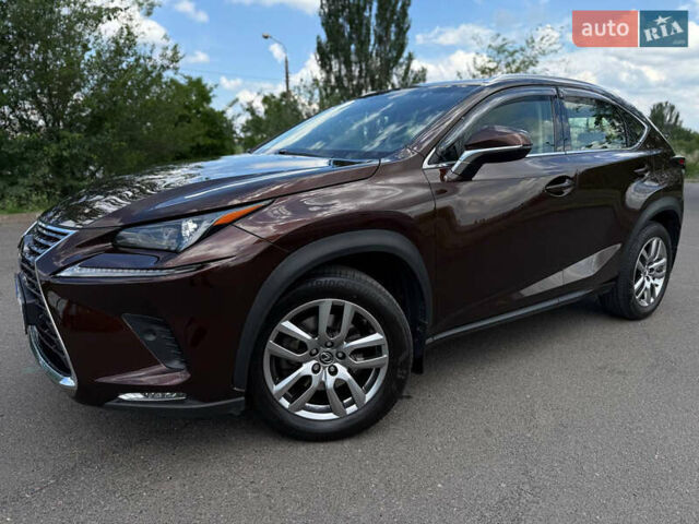 Коричневий Лексус НХ, об'ємом двигуна 1.99 л та пробігом 122 тис. км за 28500 $, фото 1 на Automoto.ua