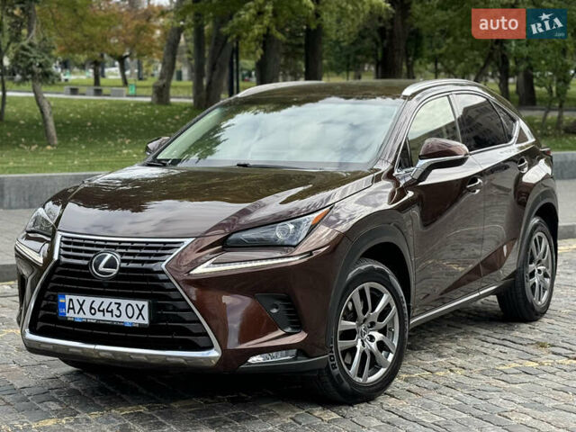 Коричневый Лексус НХ, объемом двигателя 2 л и пробегом 160 тыс. км за 24999 $, фото 1 на Automoto.ua