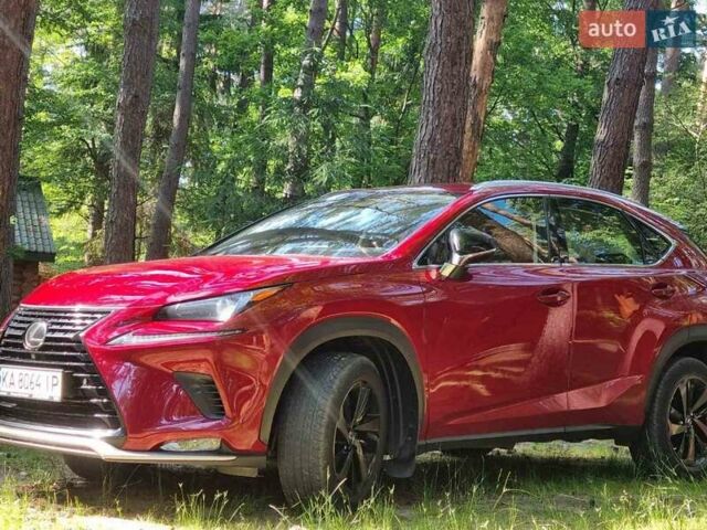 Червоний Лексус НХ, об'ємом двигуна 2 л та пробігом 68 тис. км за 36000 $, фото 1 на Automoto.ua