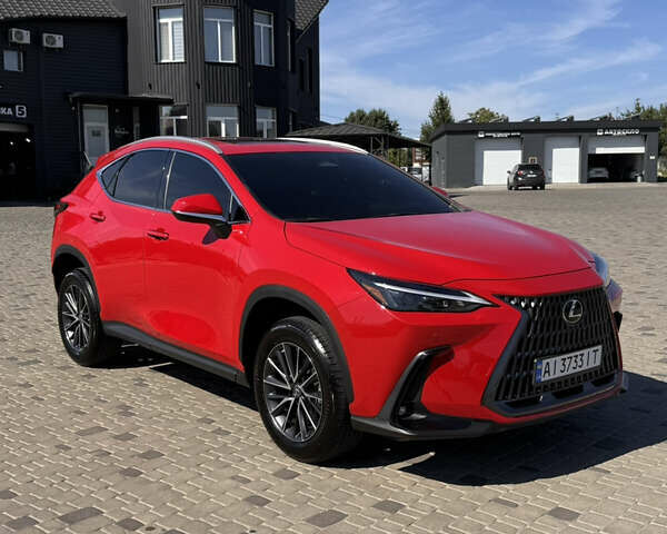 Красный Лексус НХ, объемом двигателя 2.49 л и пробегом 17 тыс. км за 47500 $, фото 1 на Automoto.ua