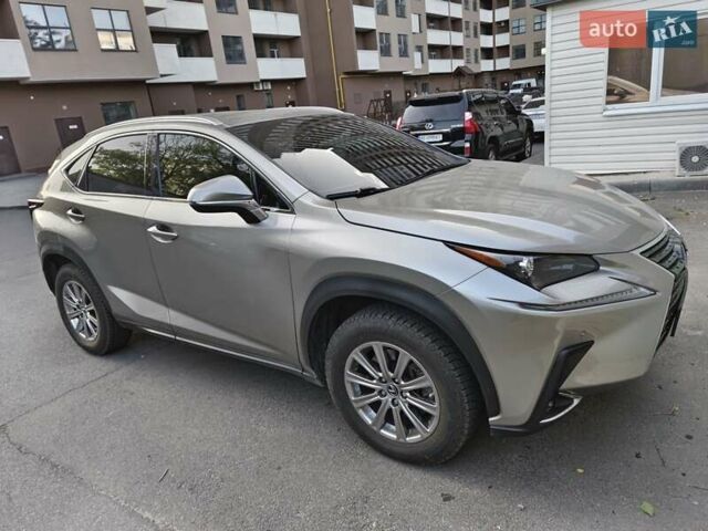 Лексус НХ, объемом двигателя 2 л и пробегом 35 тыс. км за 30000 $, фото 1 на Automoto.ua