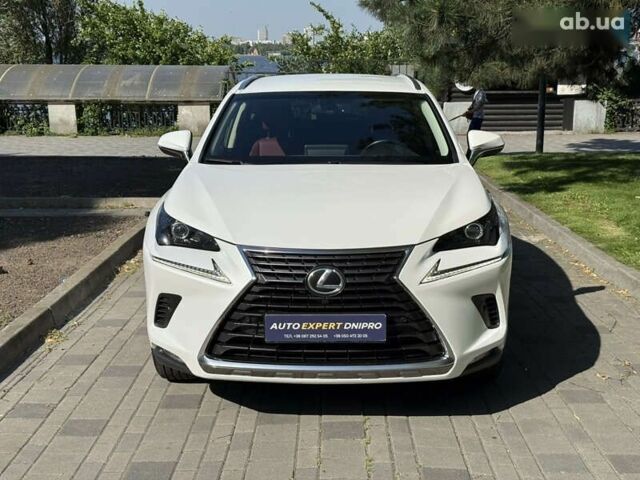 Лексус НХ, объемом двигателя 2 л и пробегом 110 тыс. км за 26900 $, фото 1 на Automoto.ua