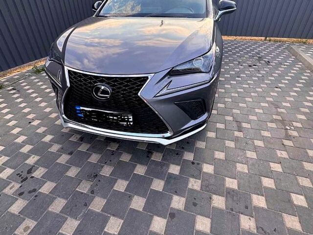 Лексус НХ, об'ємом двигуна 2 л та пробігом 104 тис. км за 20000 $, фото 1 на Automoto.ua