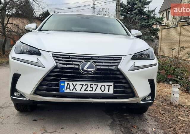 Лексус НХ, объемом двигателя 2.49 л и пробегом 70 тыс. км за 33500 $, фото 1 на Automoto.ua