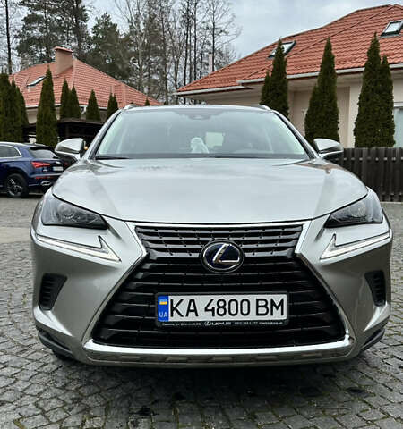 Лексус НХ, объемом двигателя 2.49 л и пробегом 101 тыс. км за 40500 $, фото 1 на Automoto.ua
