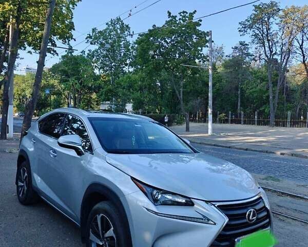 Серый Лексус НХ, объемом двигателя 2 л и пробегом 172 тыс. км за 21500 $, фото 1 на Automoto.ua