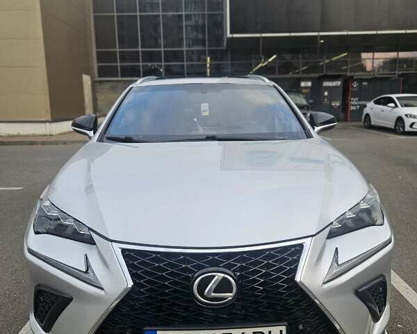 Сірий Лексус НХ, об'ємом двигуна 2 л та пробігом 317 тис. км за 19200 $, фото 1 на Automoto.ua