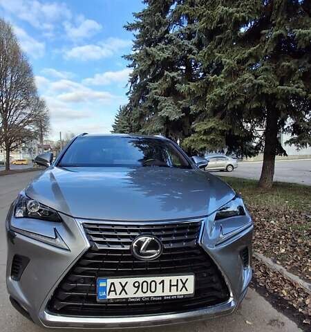 Сірий Лексус НХ, об'ємом двигуна 2 л та пробігом 140 тис. км за 23500 $, фото 1 на Automoto.ua