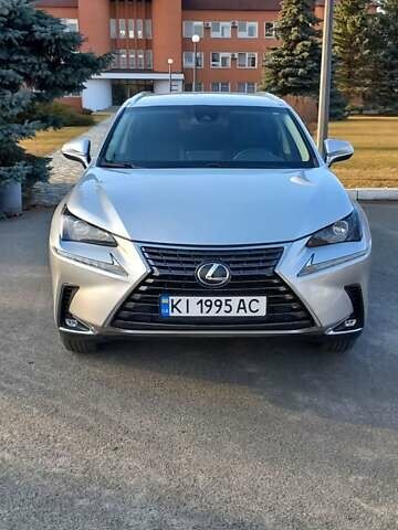 Серый Лексус НХ, объемом двигателя 2 л и пробегом 95 тыс. км за 25700 $, фото 1 на Automoto.ua