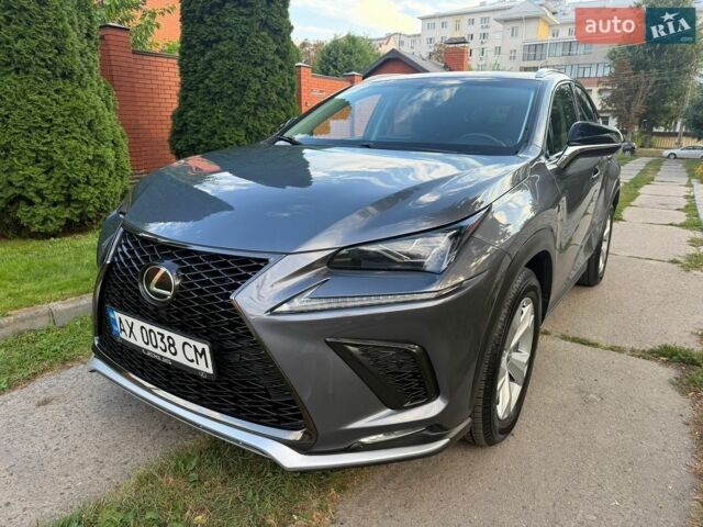 Сірий Лексус НХ, об'ємом двигуна 2 л та пробігом 144 тис. км за 18200 $, фото 1 на Automoto.ua