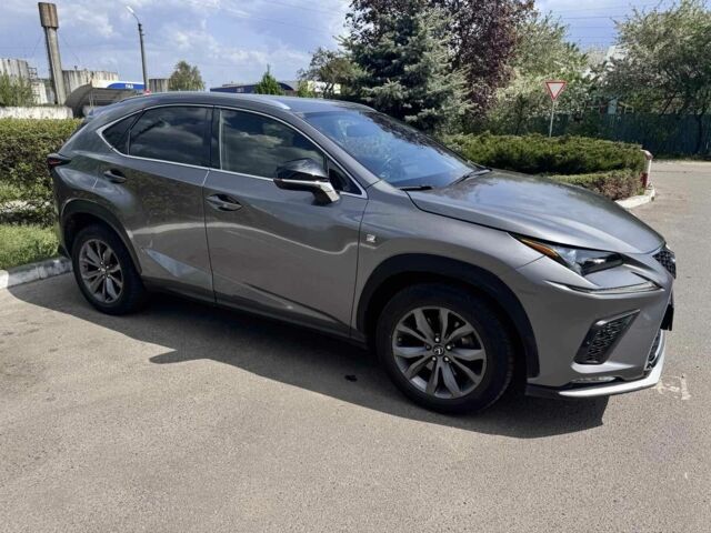 Сірий Лексус НХ, об'ємом двигуна 2 л та пробігом 102 тис. км за 23500 $, фото 1 на Automoto.ua