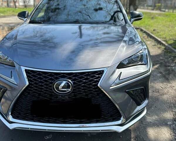 Серый Лексус НХ, объемом двигателя 2 л и пробегом 69 тыс. км за 22500 $, фото 1 на Automoto.ua