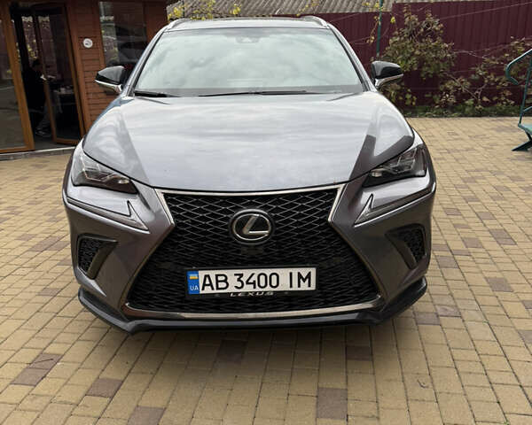Сірий Лексус НХ, об'ємом двигуна 2 л та пробігом 46 тис. км за 29000 $, фото 1 на Automoto.ua