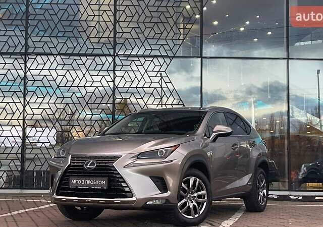 Сірий Лексус НХ, об'ємом двигуна 2.49 л та пробігом 90 тис. км за 34651 $, фото 1 на Automoto.ua