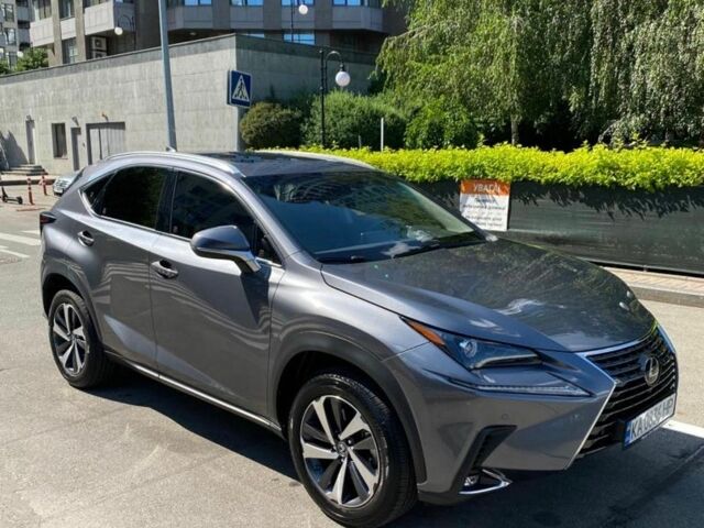Сірий Лексус НХ, об'ємом двигуна 2 л та пробігом 51 тис. км за 29500 $, фото 1 на Automoto.ua