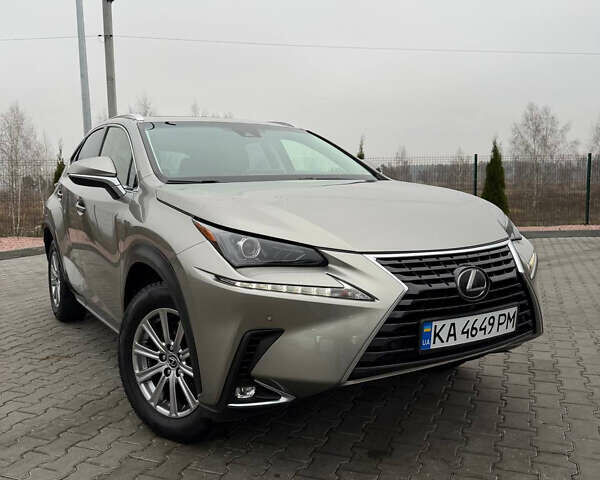 Сірий Лексус НХ, об'ємом двигуна 2 л та пробігом 86 тис. км за 23500 $, фото 1 на Automoto.ua