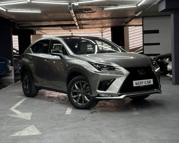 Сірий Лексус НХ, об'ємом двигуна 2.49 л та пробігом 37 тис. км за 38500 $, фото 1 на Automoto.ua