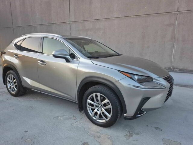 Серый Лексус НХ, объемом двигателя 2 л и пробегом 75 тыс. км за 16700 $, фото 1 на Automoto.ua