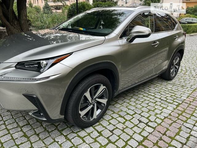 Сірий Лексус НХ, об'ємом двигуна 2.5 л та пробігом 80 тис. км за 38000 $, фото 1 на Automoto.ua