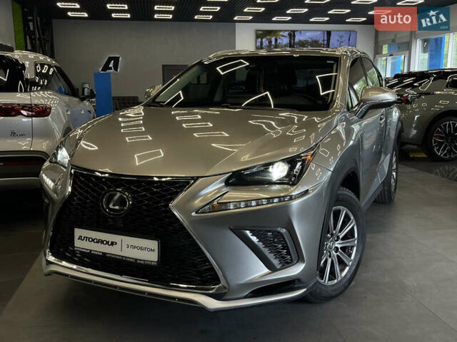 Сірий Лексус НХ, об'ємом двигуна 2 л та пробігом 75 тис. км за 28000 $, фото 1 на Automoto.ua