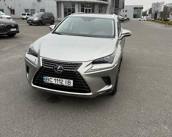 Сірий Лексус НХ, об'ємом двигуна 2.49 л та пробігом 54 тис. км за 37900 $, фото 1 на Automoto.ua