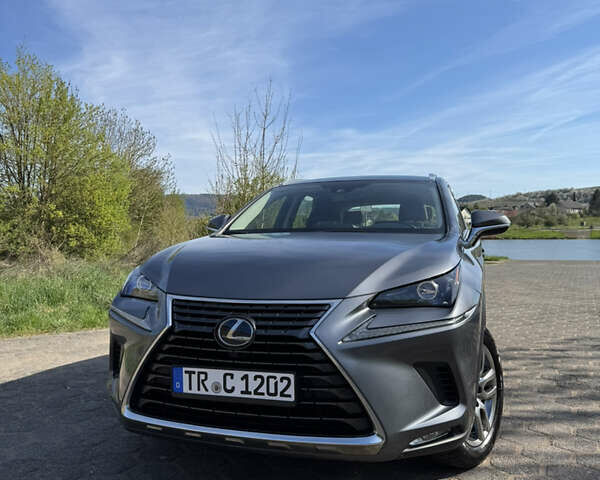 Сірий Лексус НХ, об'ємом двигуна 2.5 л та пробігом 70 тис. км за 34500 $, фото 1 на Automoto.ua