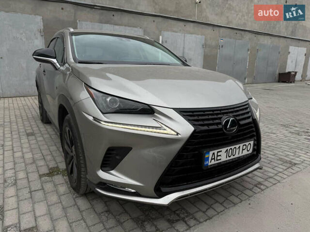 Серый Лексус НХ, объемом двигателя 2 л и пробегом 48 тыс. км за 32000 $, фото 1 на Automoto.ua