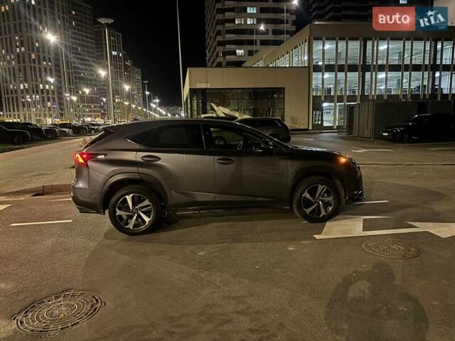 Сірий Лексус НХ, об'ємом двигуна 2 л та пробігом 41 тис. км за 39300 $, фото 1 на Automoto.ua