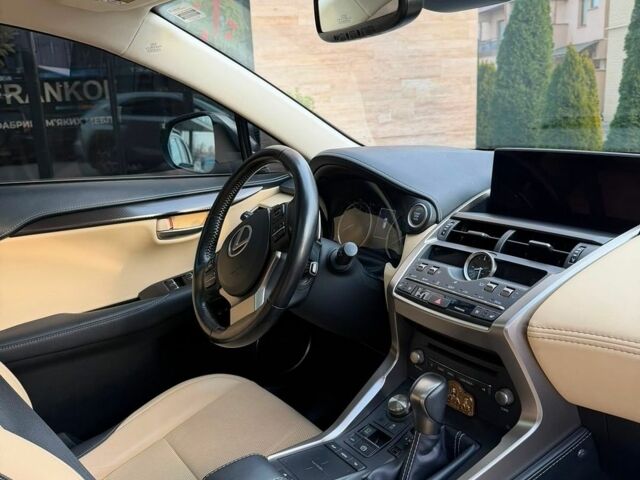 Серый Лексус НХ, объемом двигателя 2 л и пробегом 75 тыс. км за 38000 $, фото 1 на Automoto.ua
