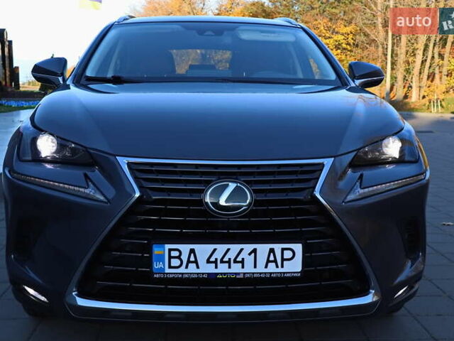 Сірий Лексус НХ, об'ємом двигуна 2 л та пробігом 61 тис. км за 35555 $, фото 1 на Automoto.ua