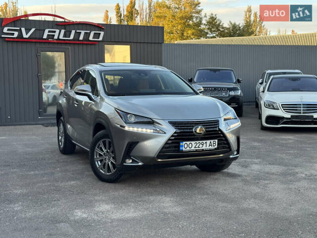 Серый Лексус НХ, объемом двигателя 2 л и пробегом 40 тыс. км за 29900 $, фото 1 на Automoto.ua